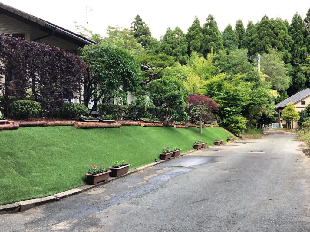 南阿蘇村一関】防草シート、人工芝による防草対策工事を行いました